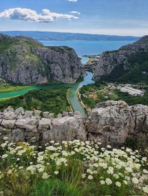 Apartment Iva Omiš Екстериор снимка